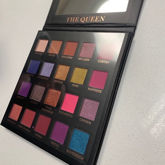 Eloise beauty: the queen eyeshadow palette - Picture 2 of 2